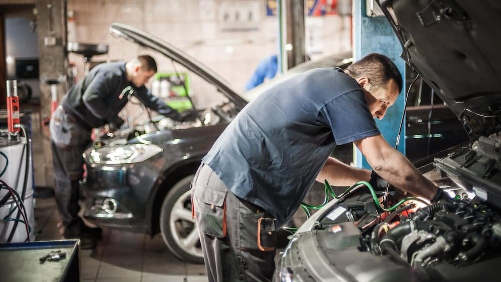 10 Essential Tips for Finding the Best Auto Repair Shop